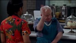 Call Me Kat Battle Bots - Season 01 Episode 10